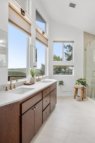 7504 Anaqua DR, Austin, TX 78750