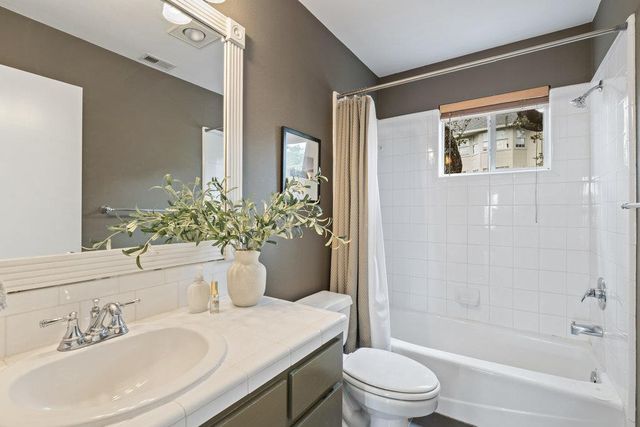 7504 Anaqua DR, Austin, TX 78750