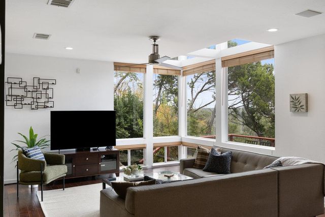 7504 Anaqua DR, Austin, TX 78750