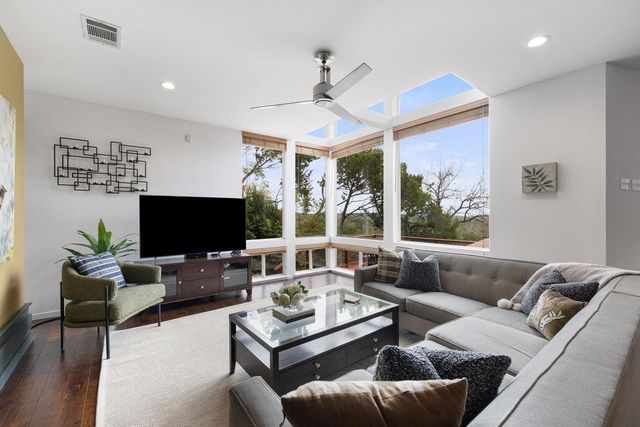 7504 Anaqua DR, Austin, TX 78750