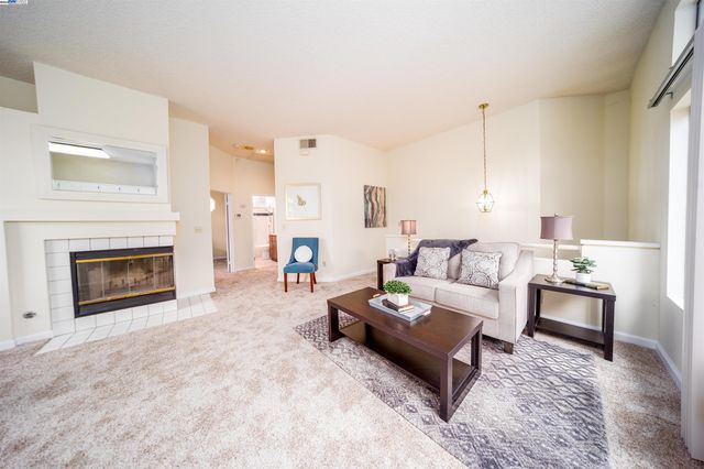 5176 Tacoma Cmn, Fremont, CA 94555