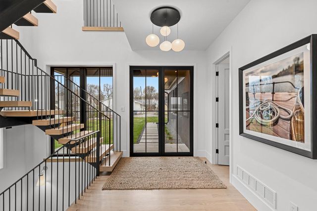 254 Lake Street, Excelsior, MN 55331