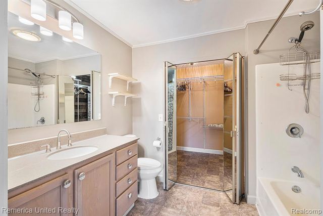 12237 Dalhart Drive, Fenton, MI 48430