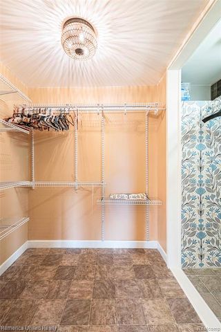 12237 Dalhart Drive, Fenton, MI 48430