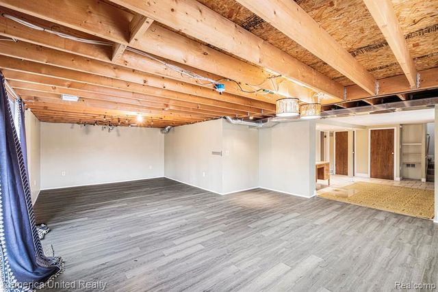 12237 Dalhart Drive, Fenton, MI 48430