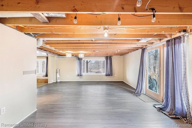 12237 Dalhart Drive, Fenton, MI 48430