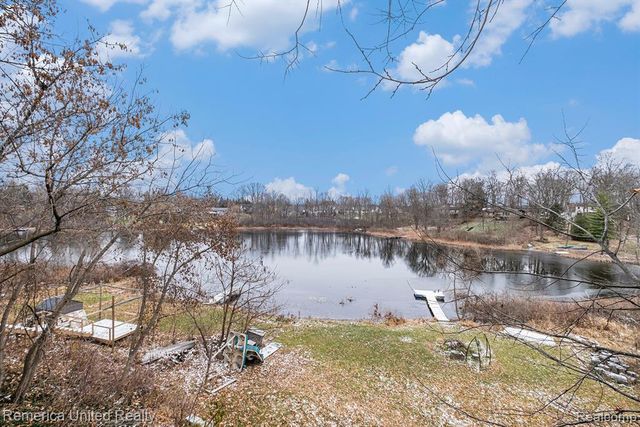 12237 Dalhart Drive, Fenton, MI 48430
