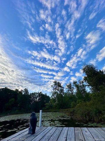 12237 Dalhart Drive, Fenton, MI 48430