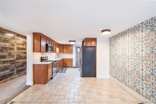 12237 Dalhart Drive, Fenton, MI 48430