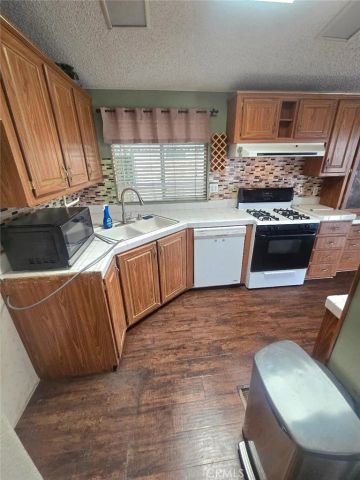 21851 Newland 204, Huntington Beach, CA 92646