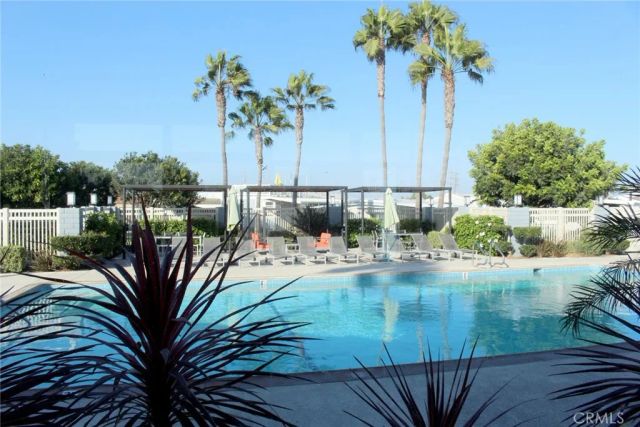 21851 Newland 204, Huntington Beach, CA 92646