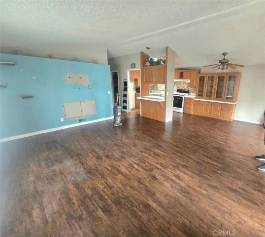 21851 Newland 204, Huntington Beach, CA 92646