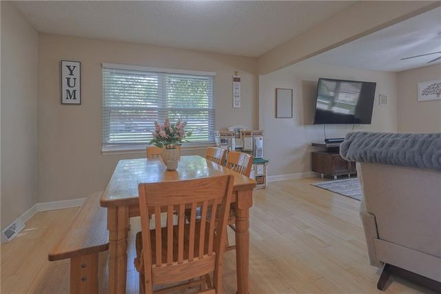 206 Crest Drive, Excelsior Springs, MO 64024