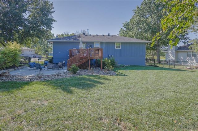 206 Crest Drive, Excelsior Springs, MO 64024