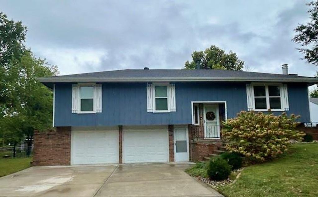 206 Crest Drive, Excelsior Springs, MO 64024