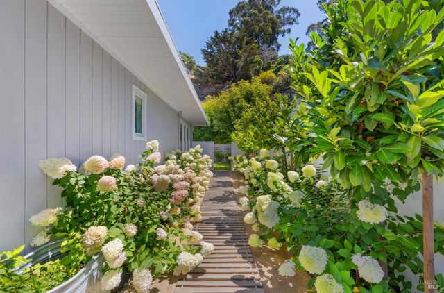 27 West Shore Rd, Belvedere, CA 94920