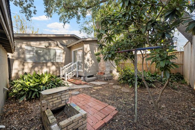 4111 Law Street, West University Place, TX 77005