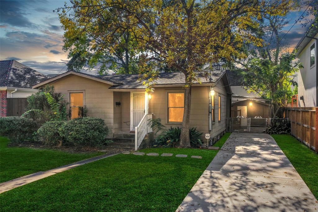 4111 Law Street, West University Place, TX 77005