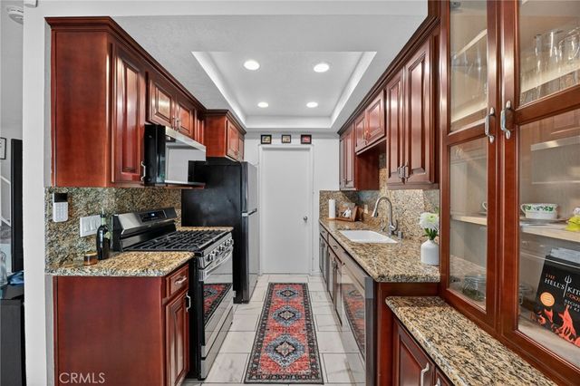 20362 #10 Flower Gate, Yorba Linda, CA 92886