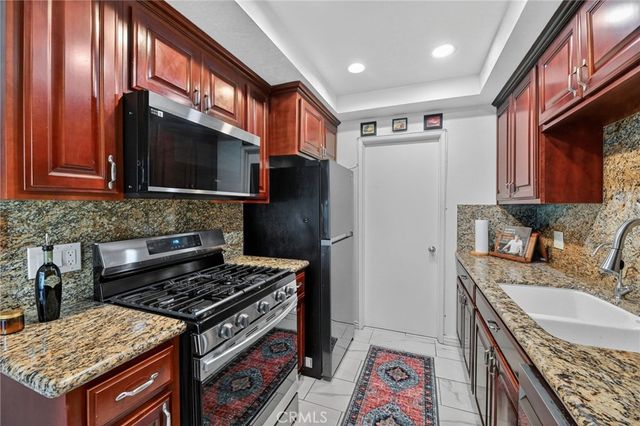 20362 #10 Flower Gate, Yorba Linda, CA 92886