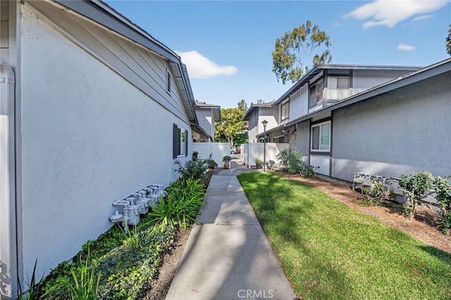 20362 #10 Flower Gate, Yorba Linda, CA 92886
