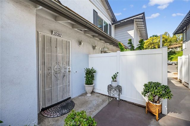 20362 #10 Flower Gate, Yorba Linda, CA 92886