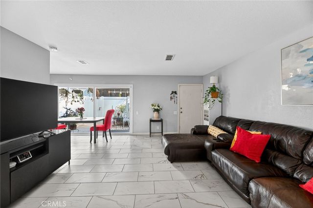 20362 #10 Flower Gate, Yorba Linda, CA 92886