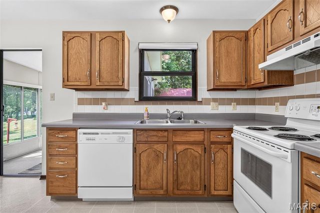 101 Lydia, Festus, MO 63028