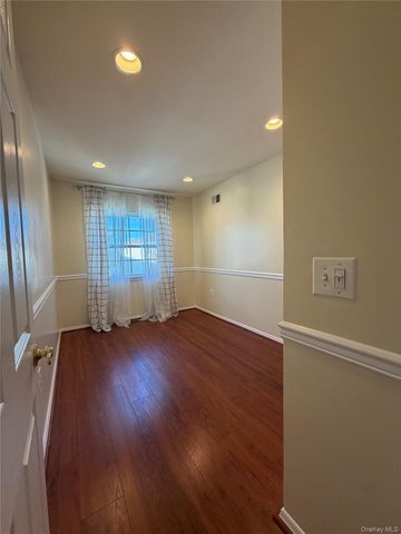 291 Surf Drive 214B, Bronx, NY 10473