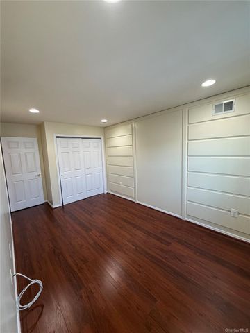 291 Surf Drive 214B, Bronx, NY 10473