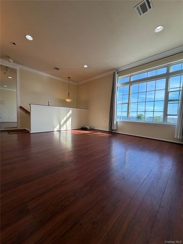 291 Surf Drive 214B, Bronx, NY 10473