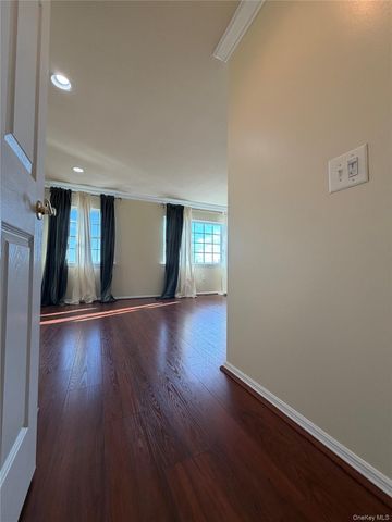 291 Surf Drive 214B, Bronx, NY 10473