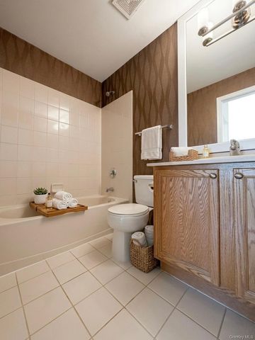 291 Surf Drive 214B, Bronx, NY 10473