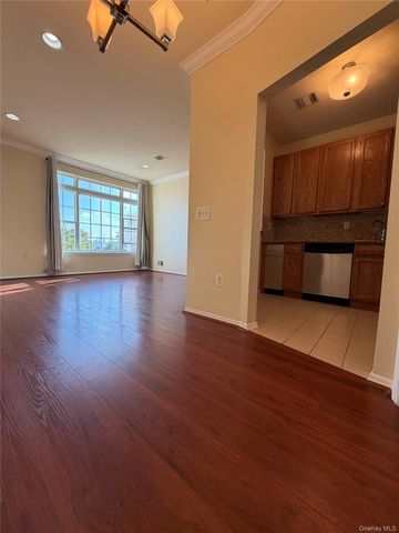 291 Surf Drive 214B, Bronx, NY 10473