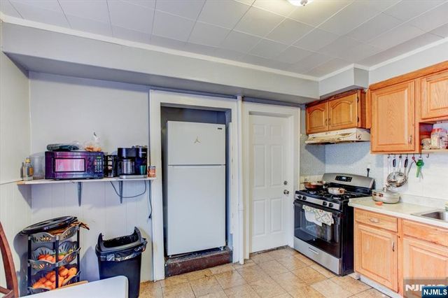 9 Becker Terrace, Irvington, NJ 07111