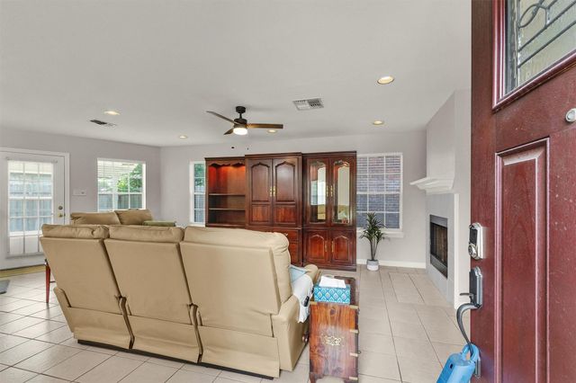 906 Juniper Court Court, Tomball, TX 77375