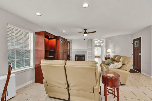 906 Juniper Court Court, Tomball, TX 77375
