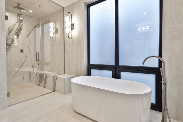 1418 W Warner Avenue, Chicago, IL 60613