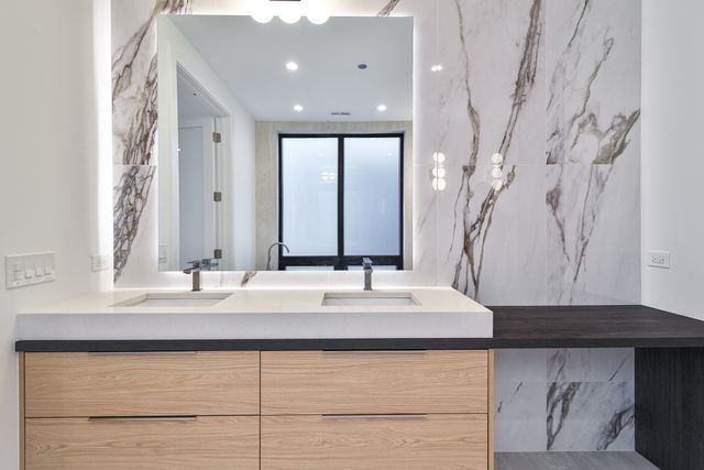 1418 W Warner Avenue, Chicago, IL 60613