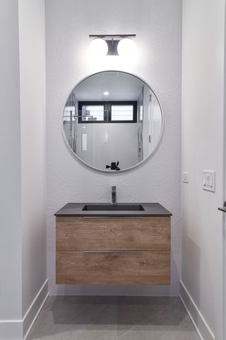 1418 W Warner Avenue, Chicago, IL 60613