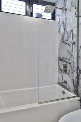 1418 W Warner Avenue, Chicago, IL 60613