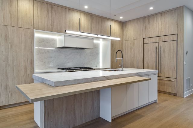 1418 W Warner Avenue, Chicago, IL 60613