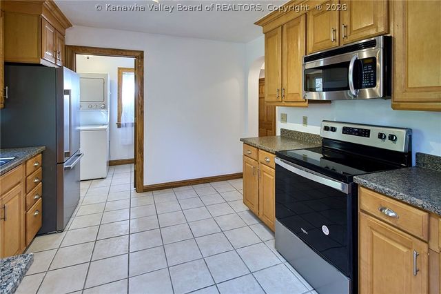 140 Swarthmore Avenue, Charleston, WV 25302