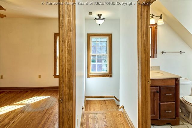 140 Swarthmore Avenue, Charleston, WV 25302