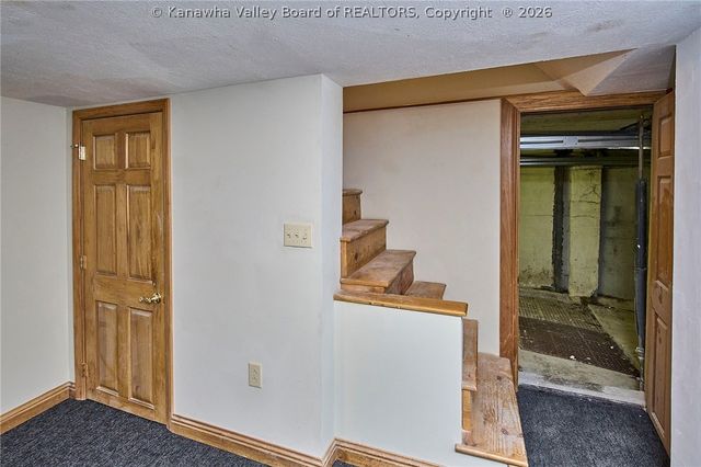 140 Swarthmore Avenue, Charleston, WV 25302