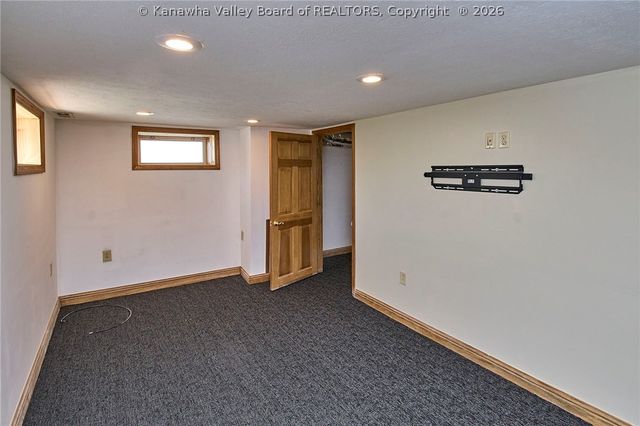 140 Swarthmore Avenue, Charleston, WV 25302