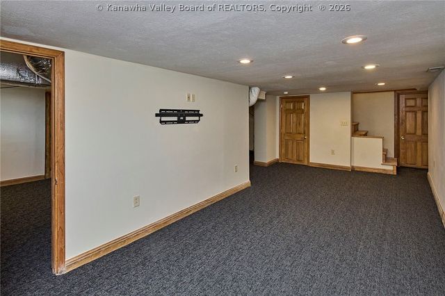 140 Swarthmore Avenue, Charleston, WV 25302