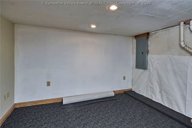 140 Swarthmore Avenue, Charleston, WV 25302