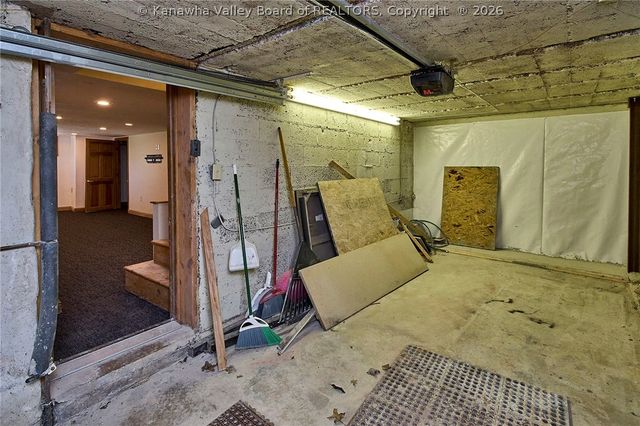 140 Swarthmore Avenue, Charleston, WV 25302