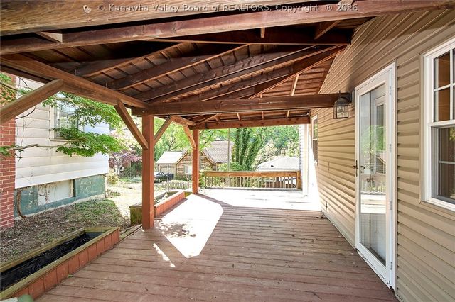 140 Swarthmore Avenue, Charleston, WV 25302